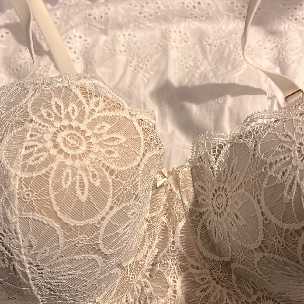 Lace  bra - Picture 3 of 6